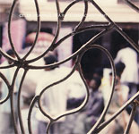 Weavings of a rapid Disenchantment